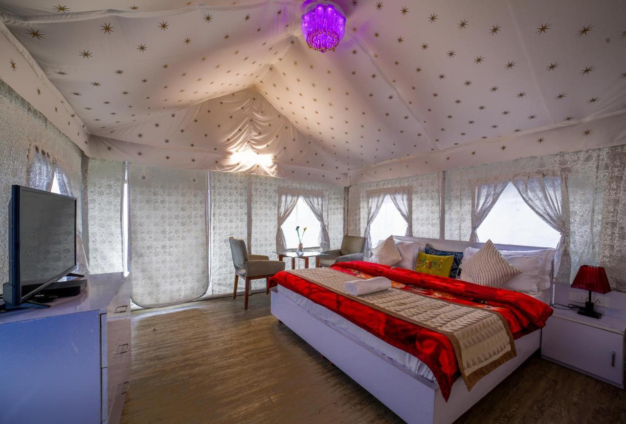 Dawn N Dusk Glamping Tents With Quintessential Valley View Bed and Breakfast Chail Εξωτερικό φωτογραφία